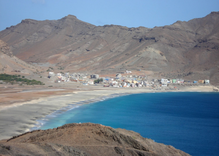 Jolie baie de sable blanc de Sao Pedro, Sao Vicente, Cap Vert