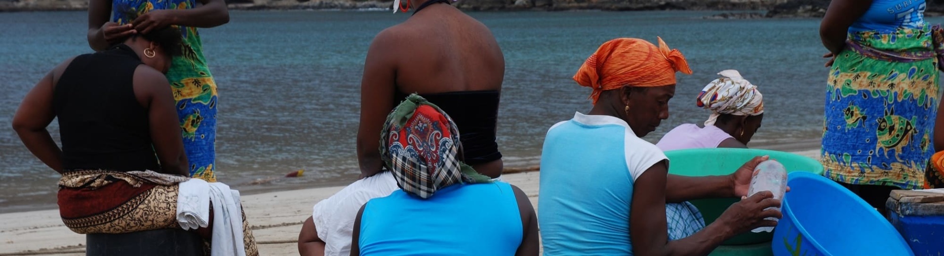 Femmes Capverdiennes en bord de mer, marché
