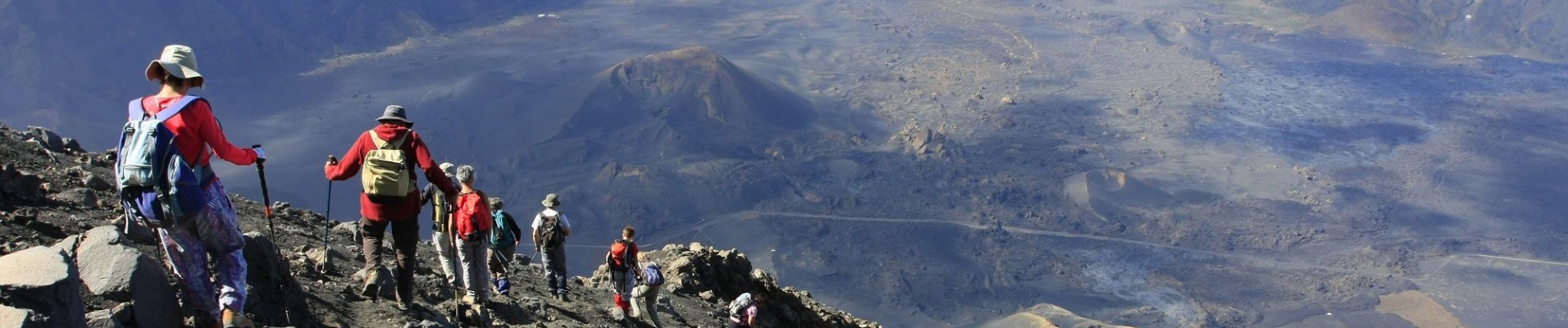 Randonnée sur les flancs d'un cratère de volcan, Cap Vert